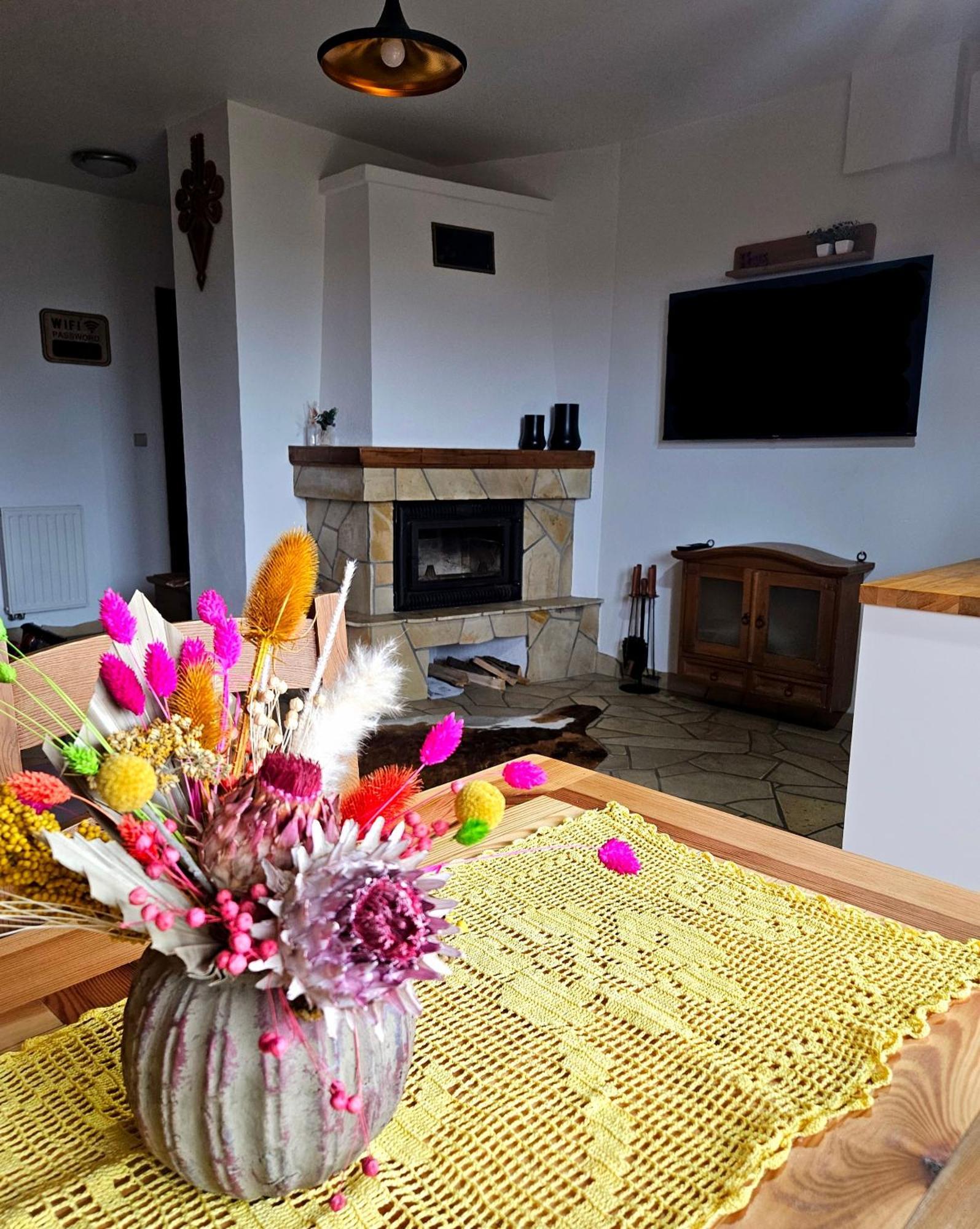 Apartament Z Widokiem Na Gory - Split Ac, Private Terrace, Private Parking كوشتيليسكا المظهر الخارجي الصورة