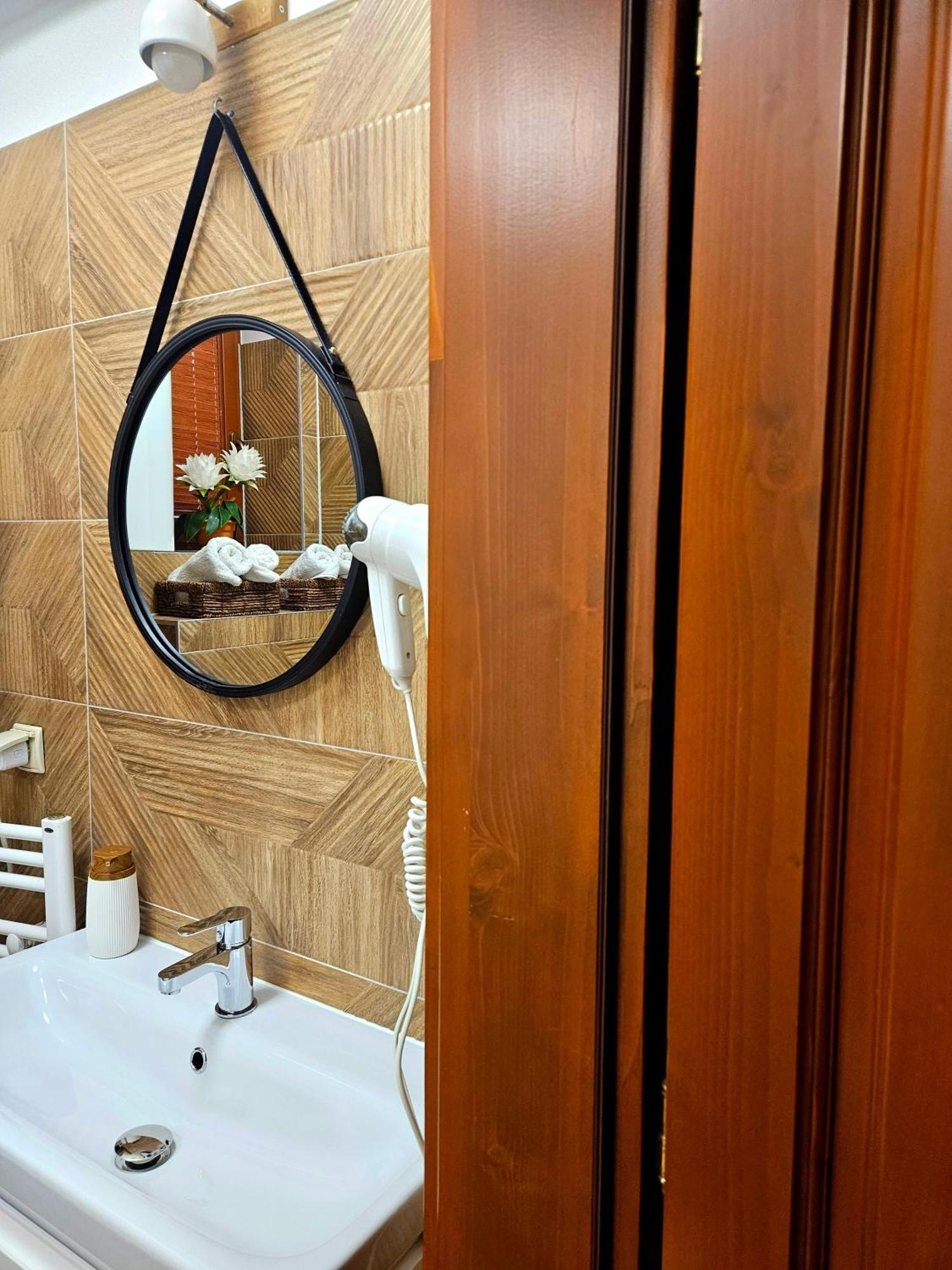 Apartament Z Widokiem Na Gory - Split Ac, Private Terrace, Private Parking كوشتيليسكا المظهر الخارجي الصورة