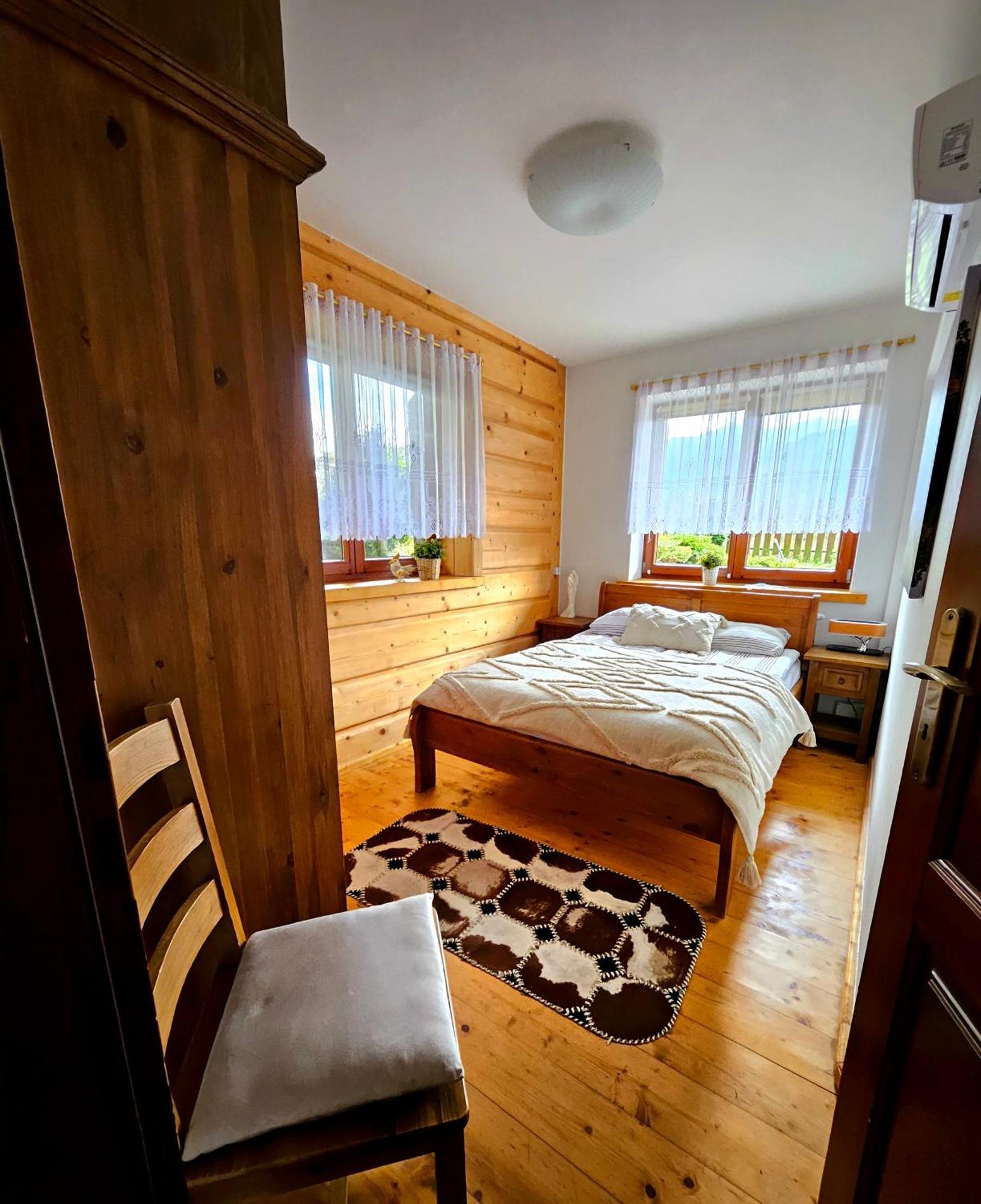 Apartament Z Widokiem Na Gory - Split Ac, Private Terrace, Private Parking كوشتيليسكا المظهر الخارجي الصورة